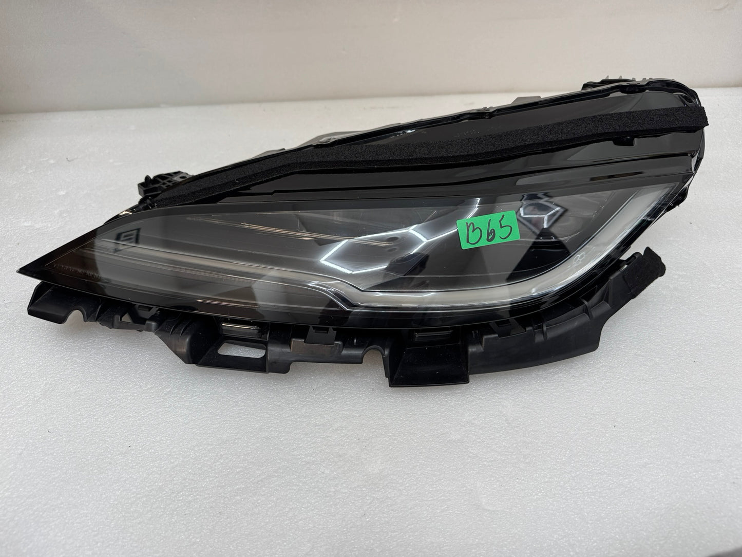 TESLA MODEL 3 P176088800E
