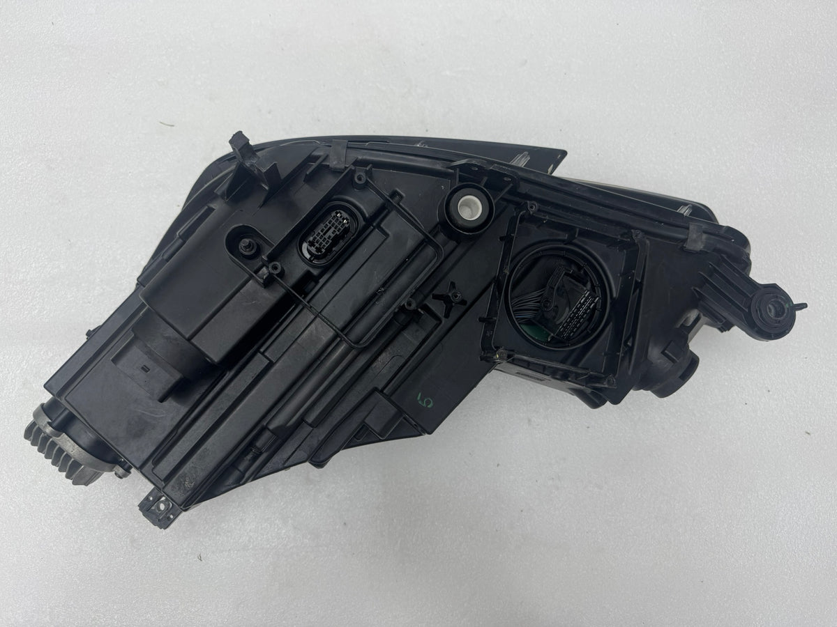AUDI A4 B9 8W0941036