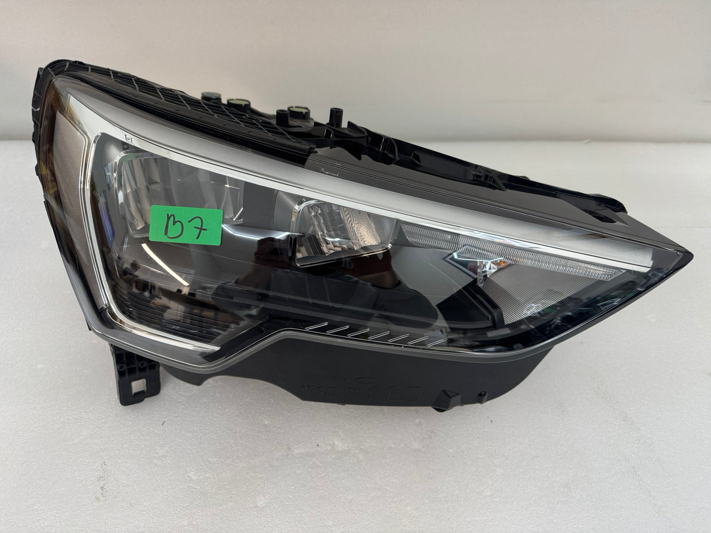 AUDI Q3 83A941012A