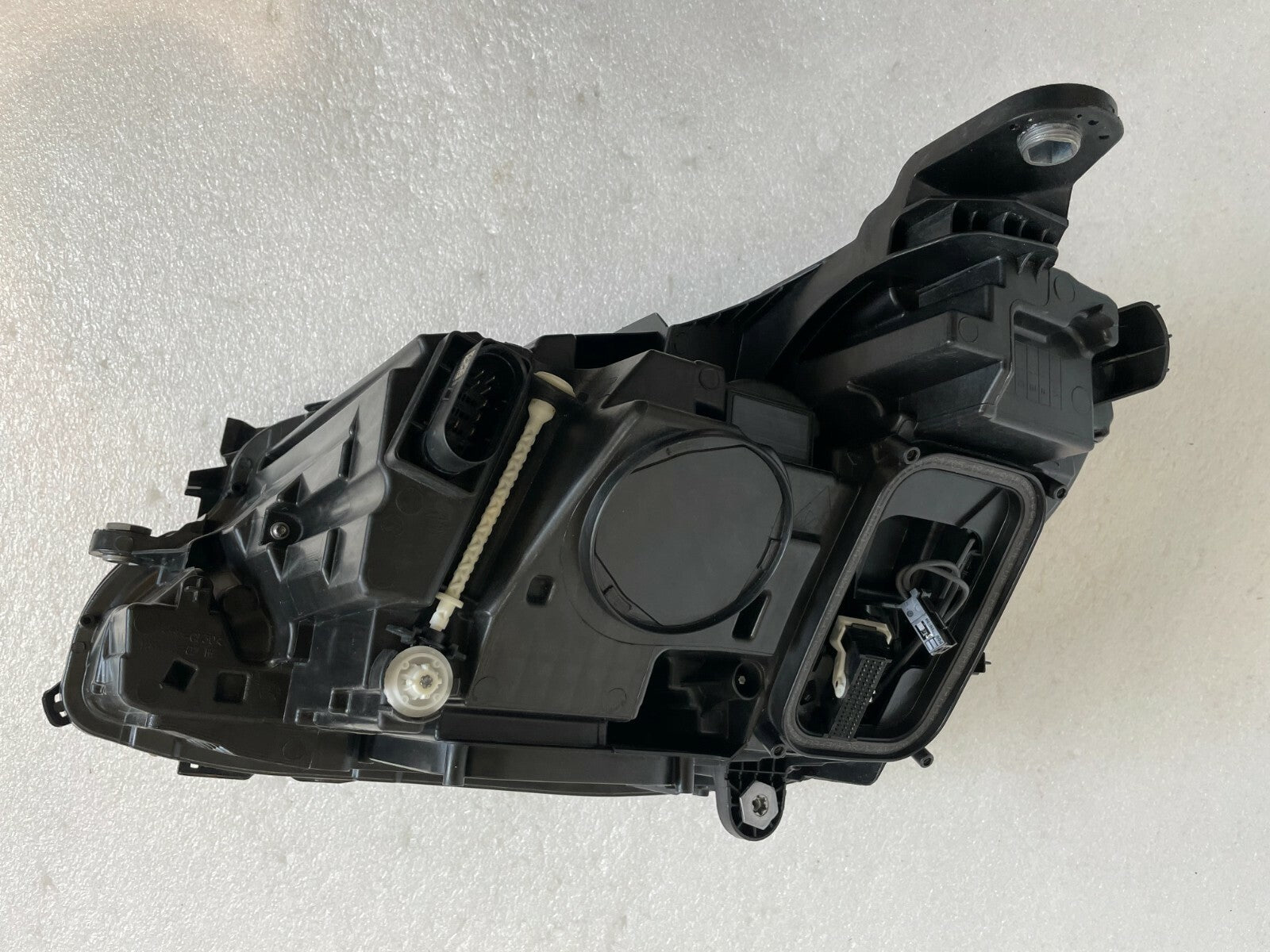 MERCEDES-BENZ E CLASS RH MULTIBEAM A2139069608KZ