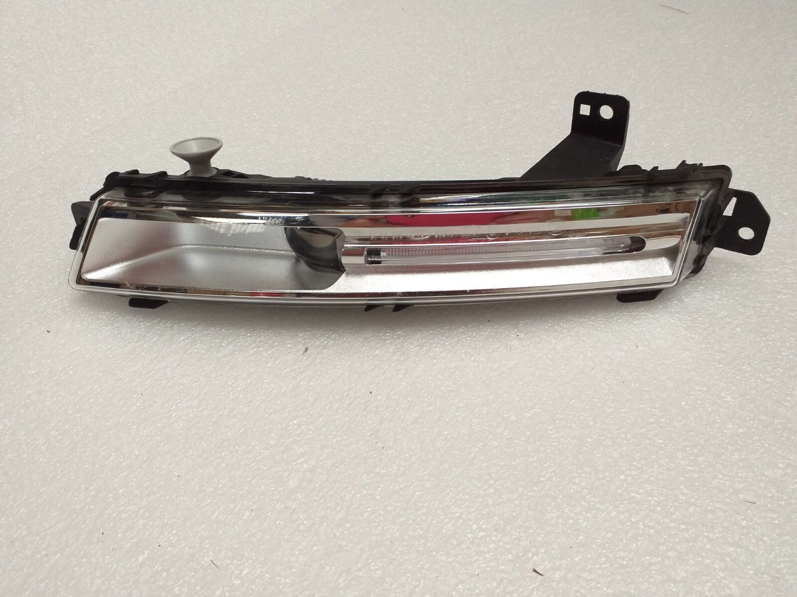 GENUINE JAGUAR/LAND ROVER R/H DAYTIME RUNNING LIGHT / FOG LIGHT -  HK8315200AD