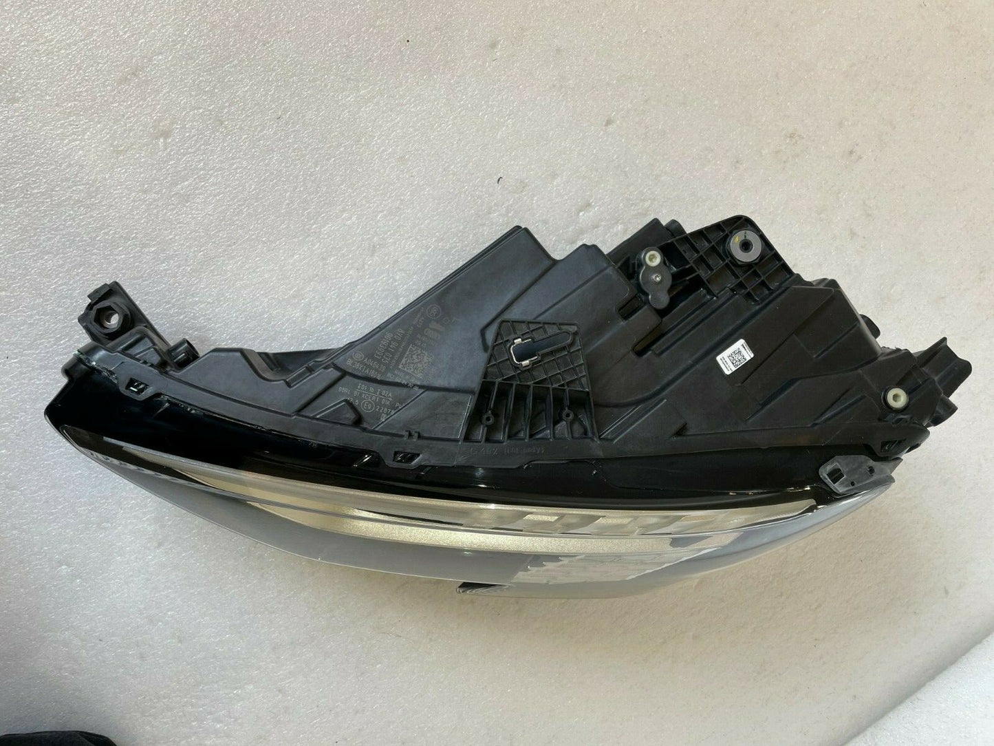 AUDI A3 FULL LED MATRIX BEAM LH  8Y0941035