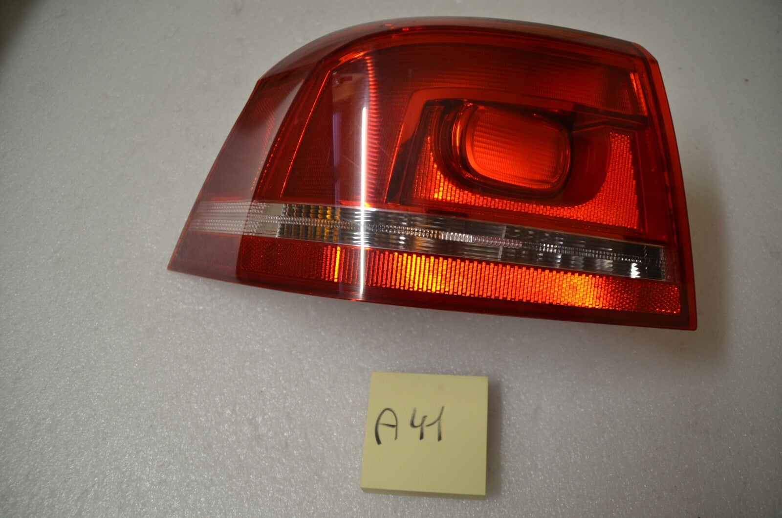 VW PASSAT Rear Left LH Light 3AE945095C