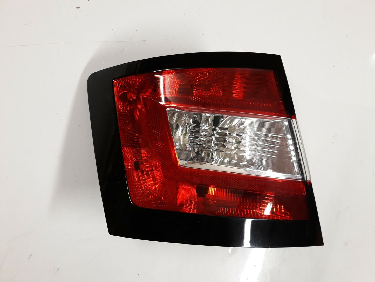 SKODA FABIA TAIL LIGHT LAMP LH 2014 And Forwards Genuine 6V6945095
