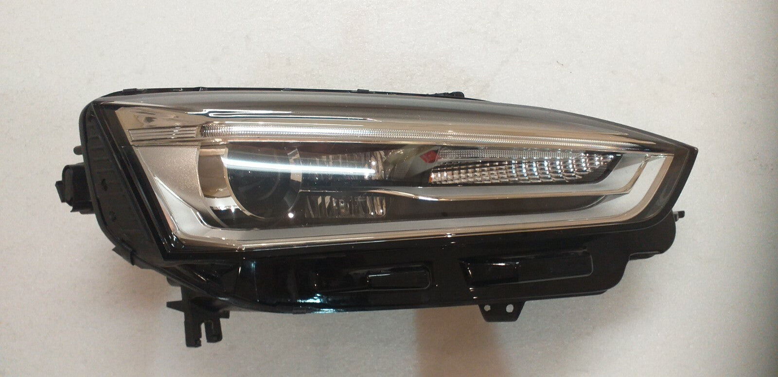 AUDI A5 Xenon HEADLIGHT  2016-2019  8W6941006D