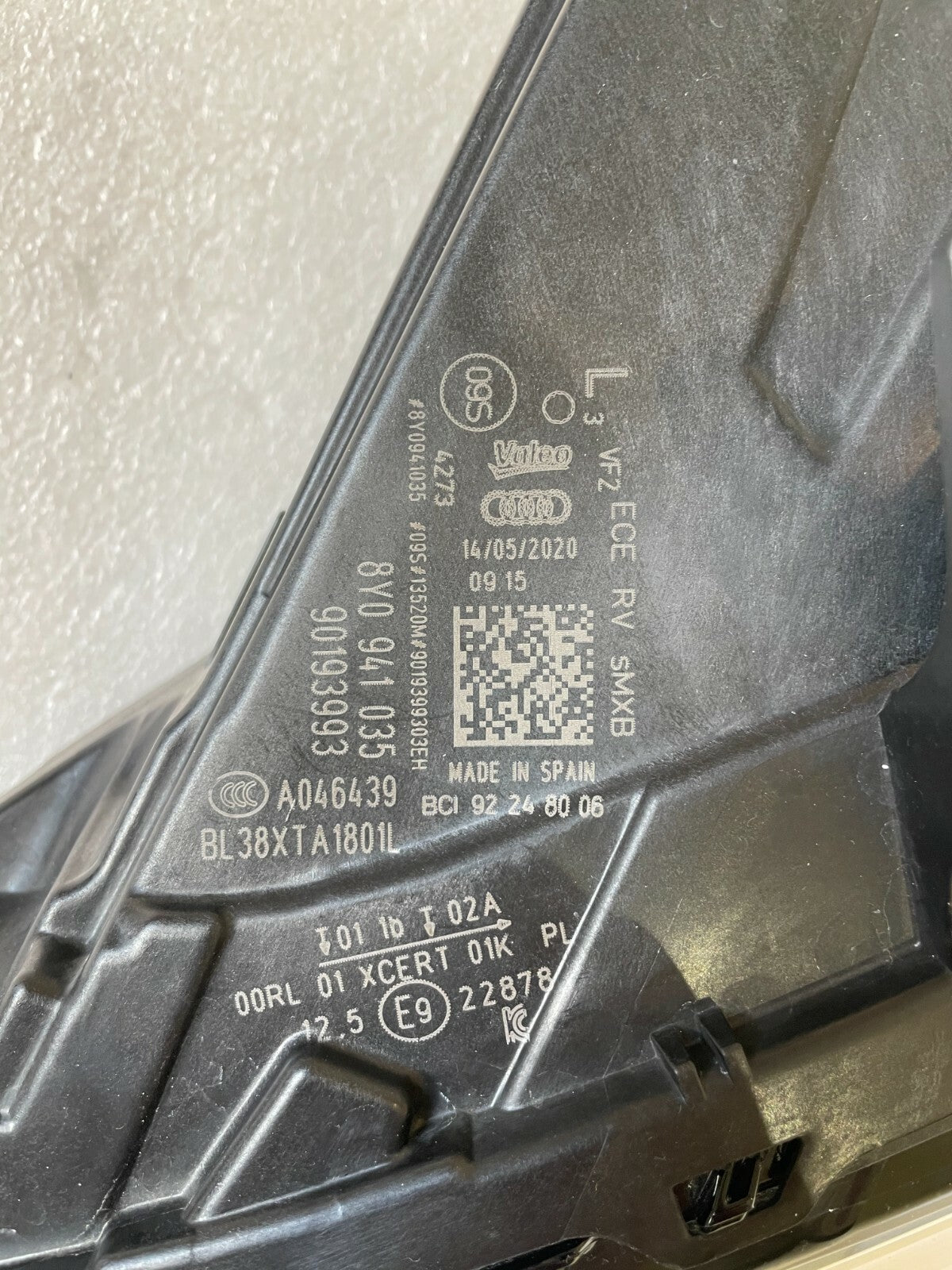 AUDI A3 FULL LED MATRIX BEAM LH  8Y0941035