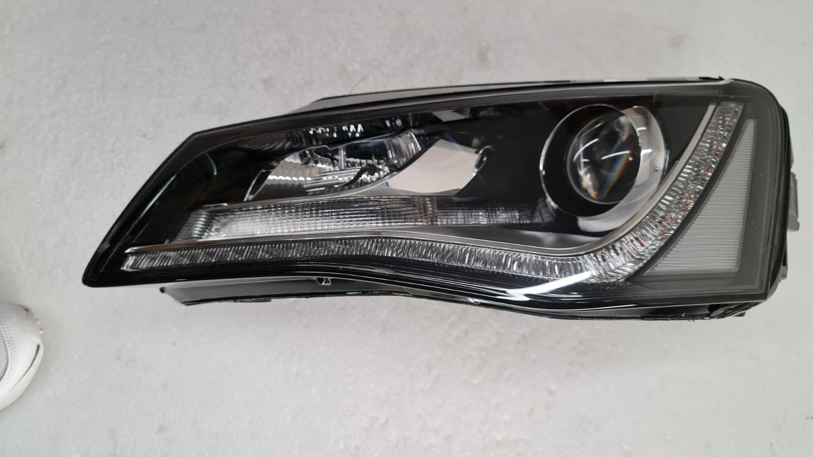 AUDI A8 2010-13 Xenon Headlight 4H0941003N