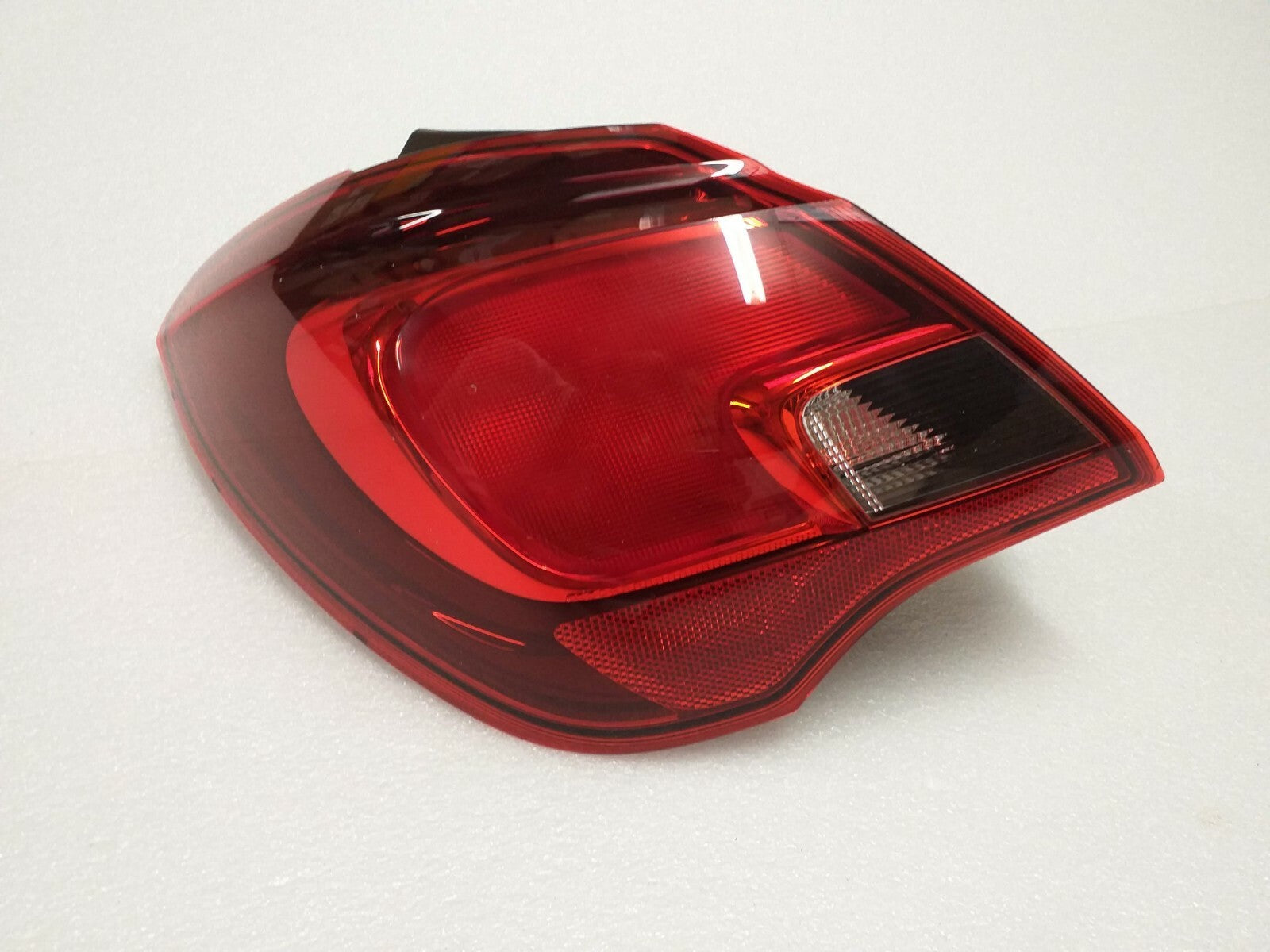 VAUXHALL- OPEL CORSA LH TAIL LIGHT - 460034366