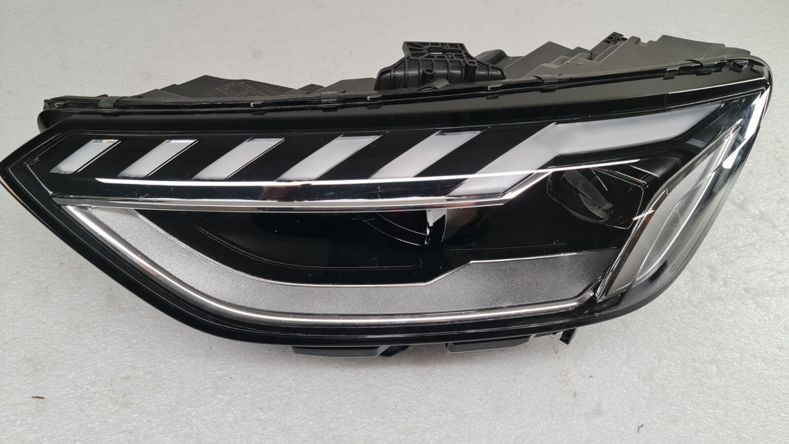 Original Audi A4 8W facelift full LED headlight 8W0941033D