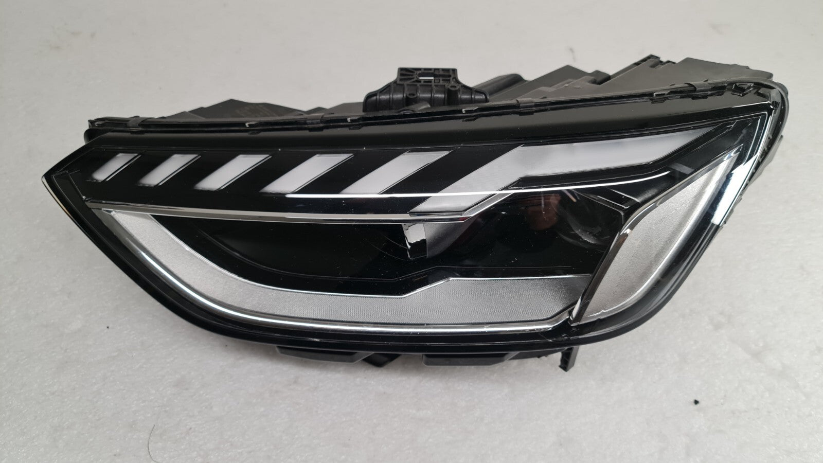 Original Audi A4 8W facelift full LED headlight 8W0941033D