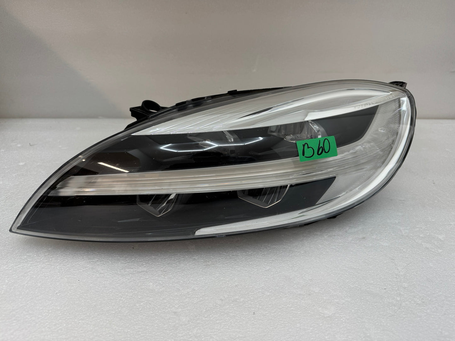 VOLVO V40 31677020