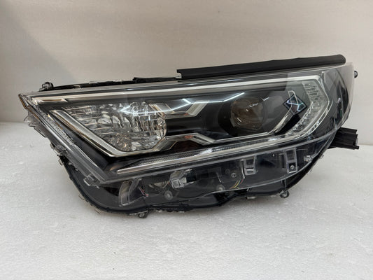 TOYOTA RAV 4 81185-42A23