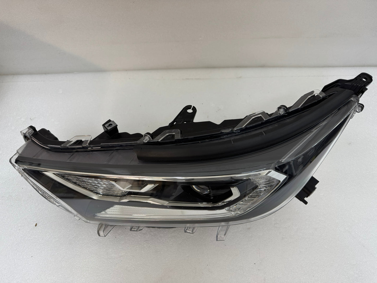 TOYOTA RAV 4 81185-42A23