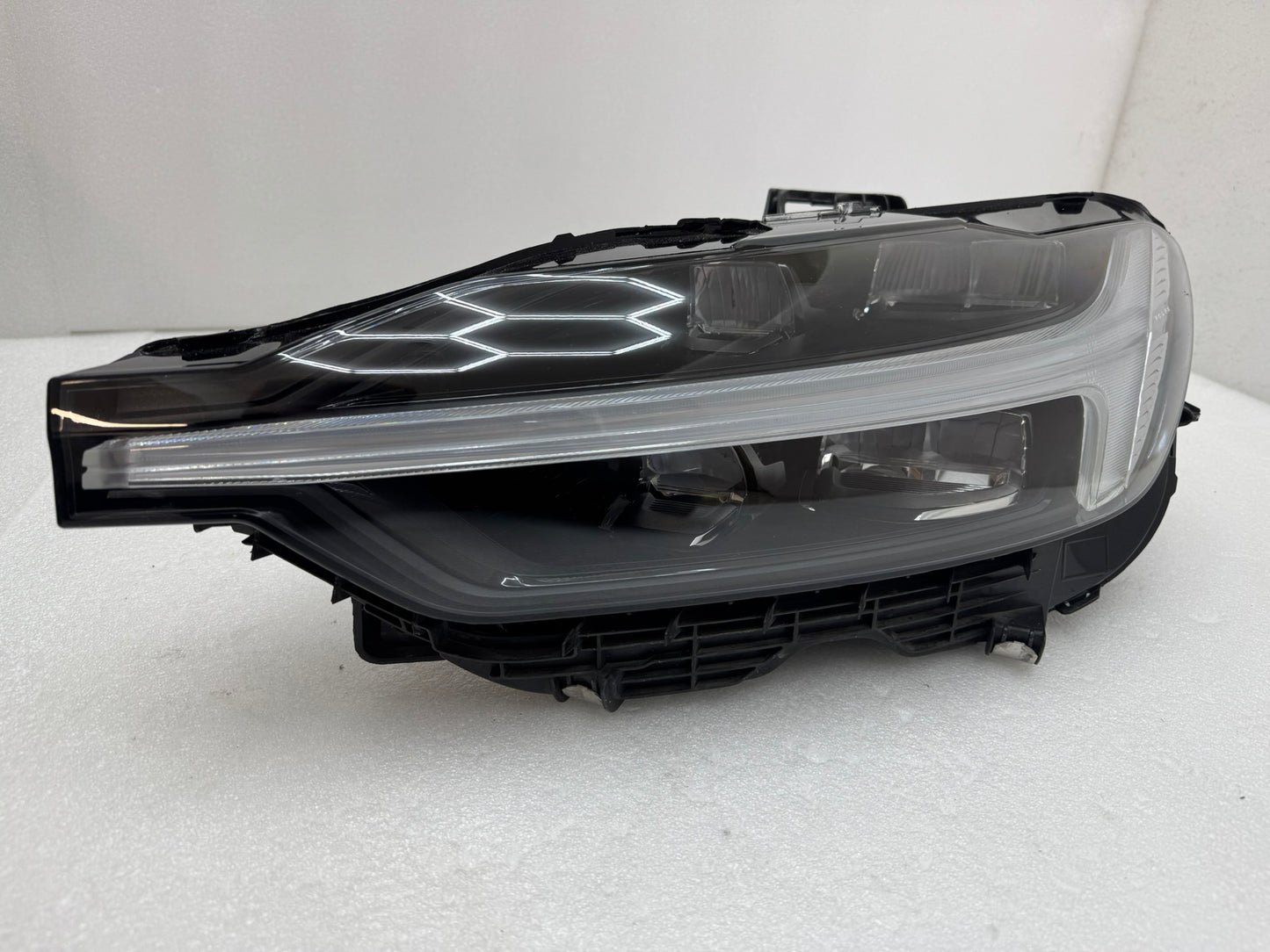 VOLVO XC60	  32337366