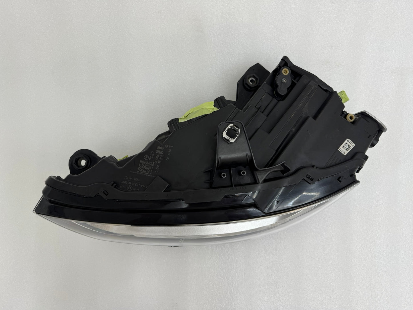 AUDI A3  8V0941033D