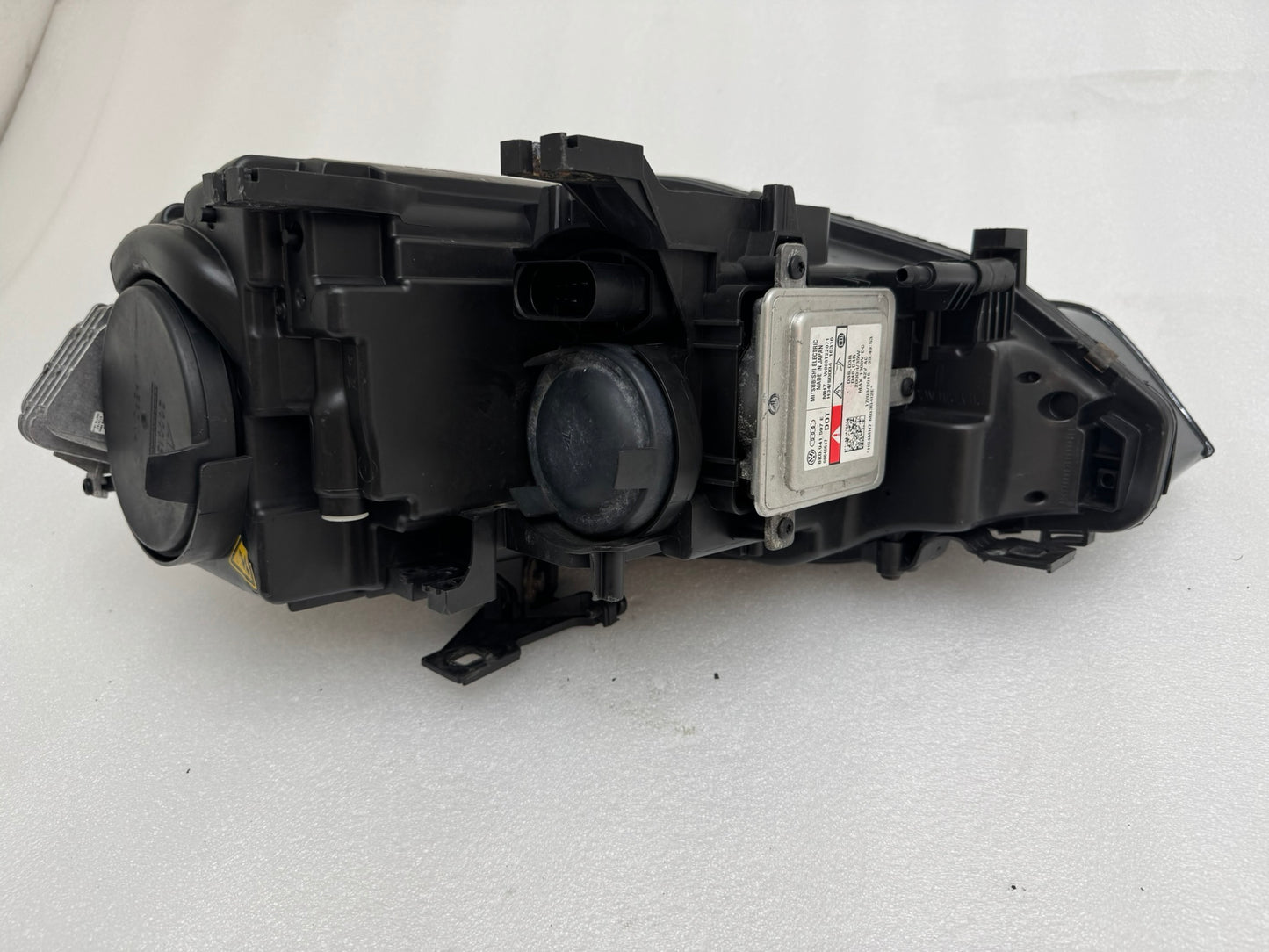 AUDI A5 B8    8T0941006D