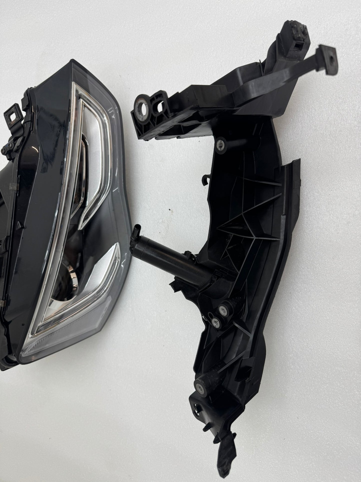 AUDI A5 B8    8T0941006D