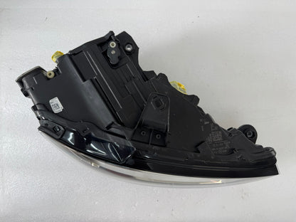 AUDI A3    90118299 8V0941034F
