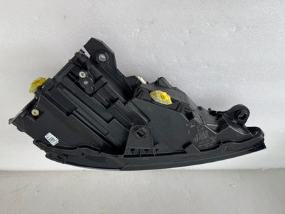 AUDI A3    90118299 8V0941034F