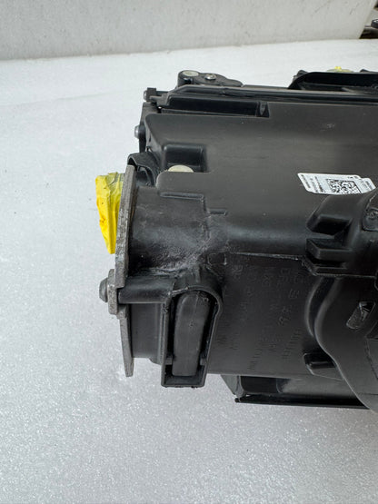 AUDI A3    90118299 8V0941034F