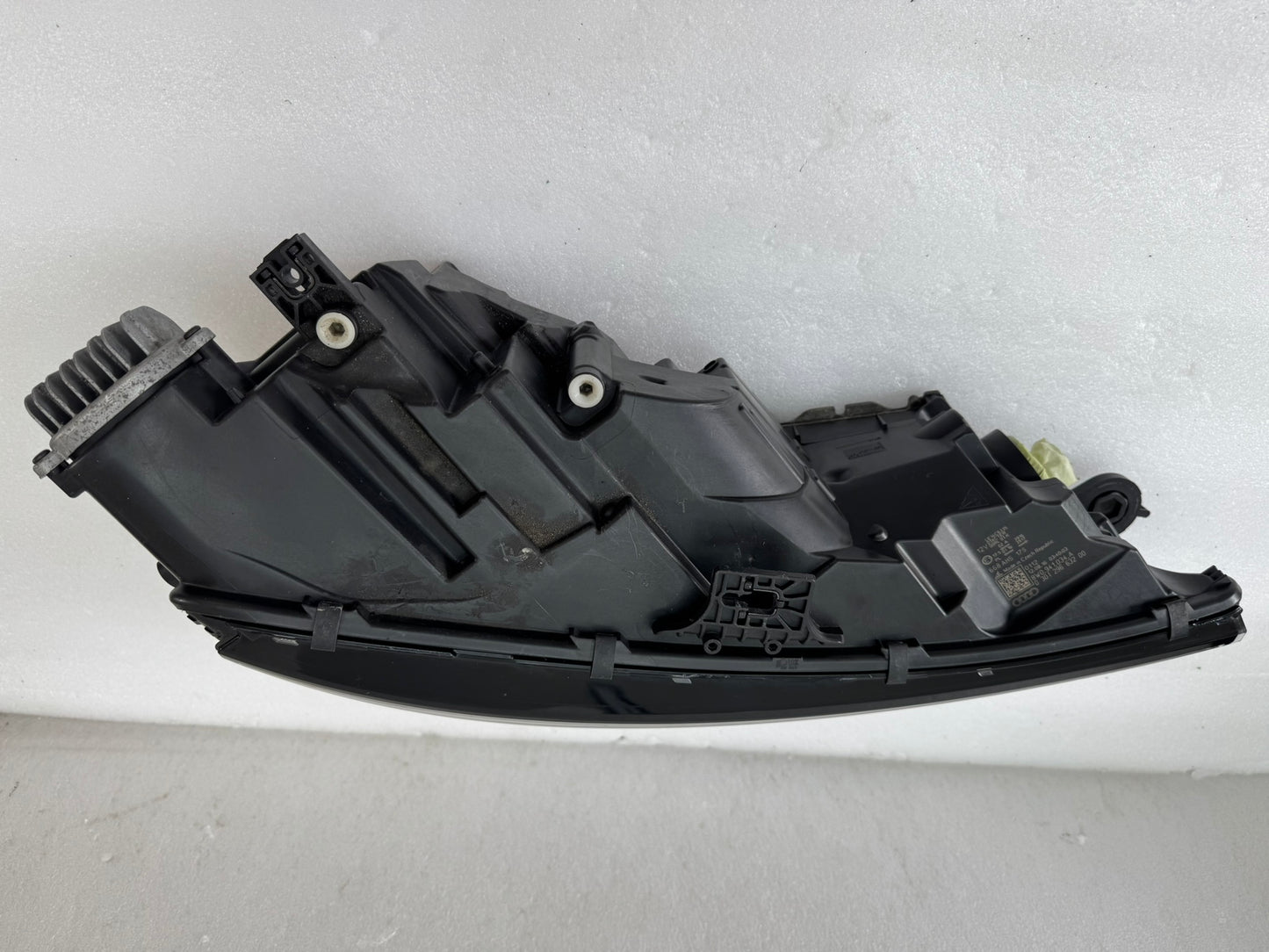 AUDI A4  8W0941034A