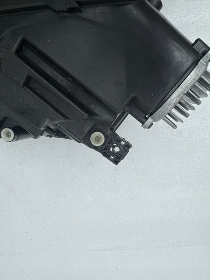 AUDI A4 B9   8W0941034A