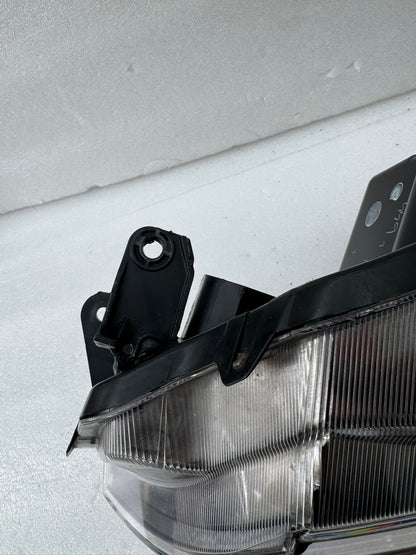 SUZUKI VITARA HEADLIGHT  100-18096