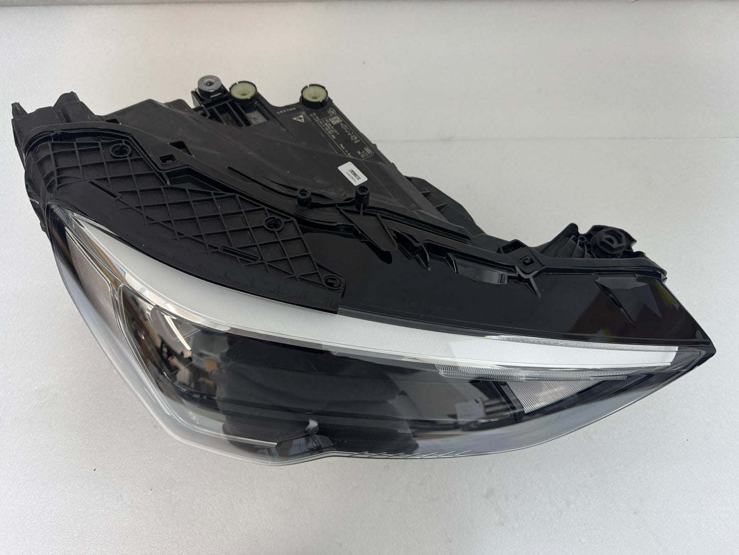 AUDI Q3   83A941012A