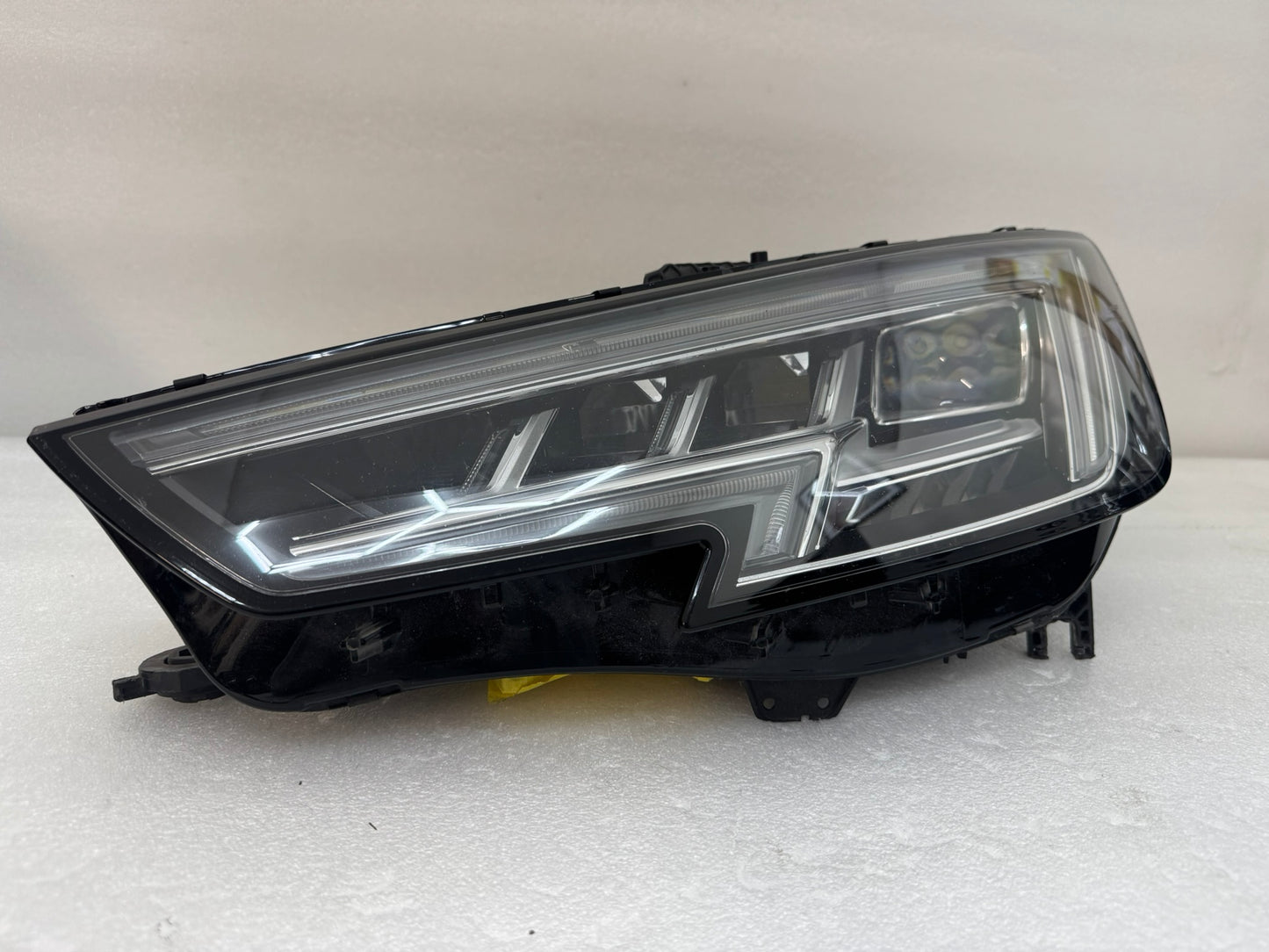 AUDI A5  8W0941783