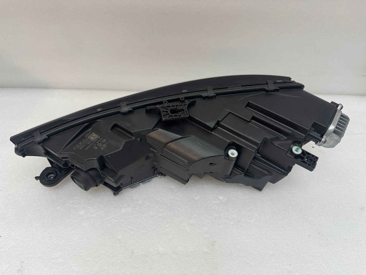 AUDI A4  8W0941034A