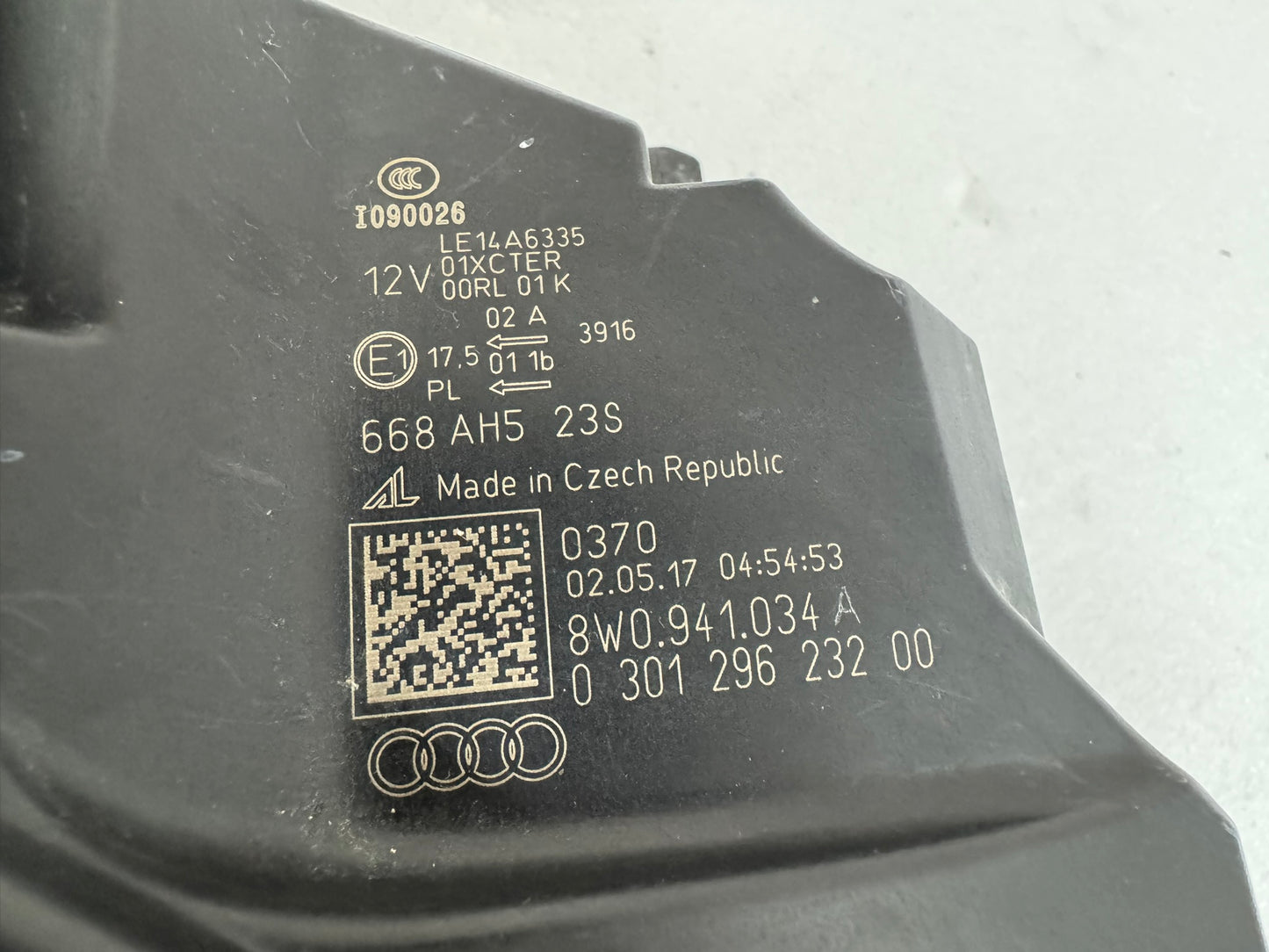 AUDI A4  8W0941034A