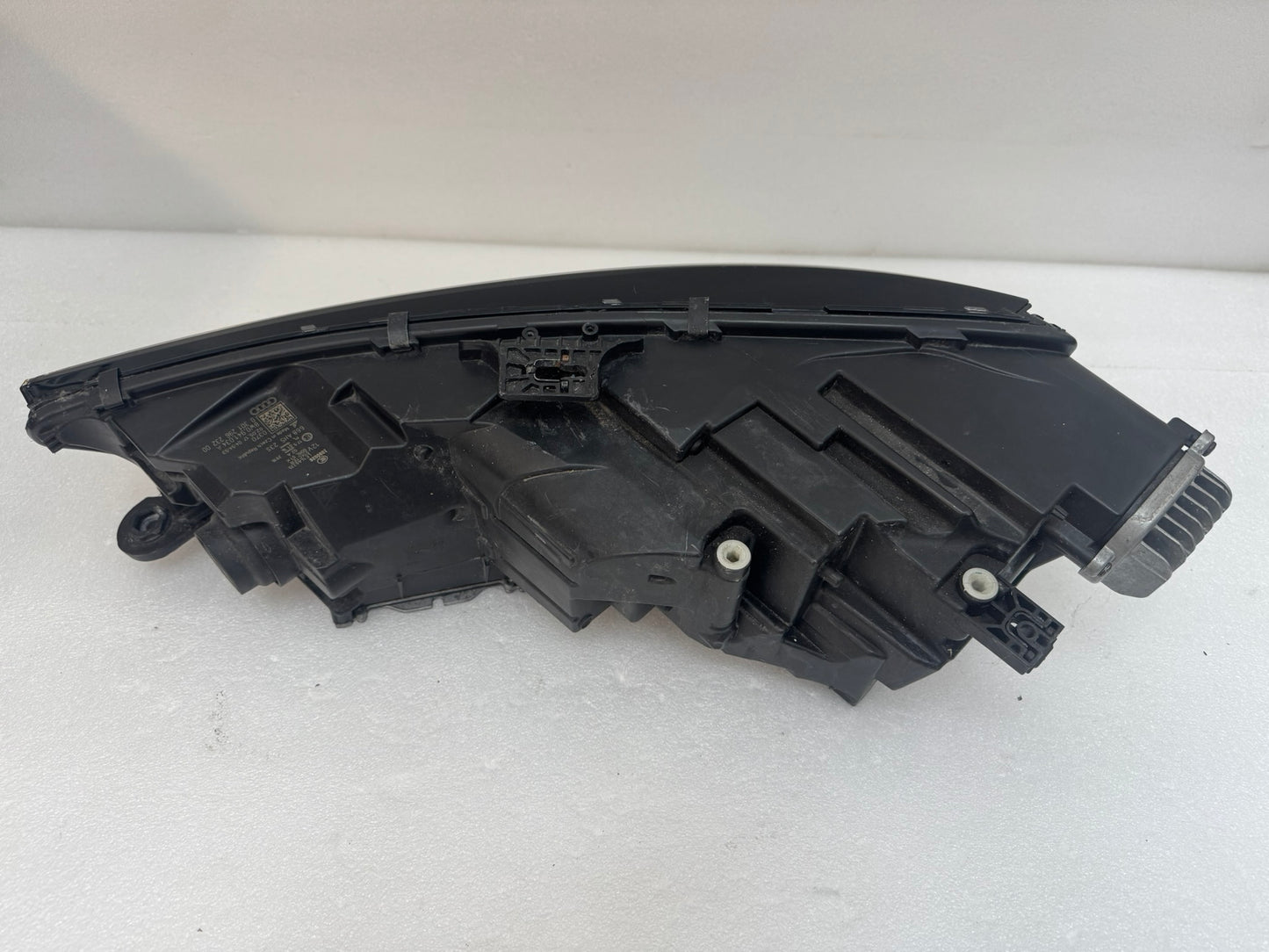 AUDI A4  8W0941034A