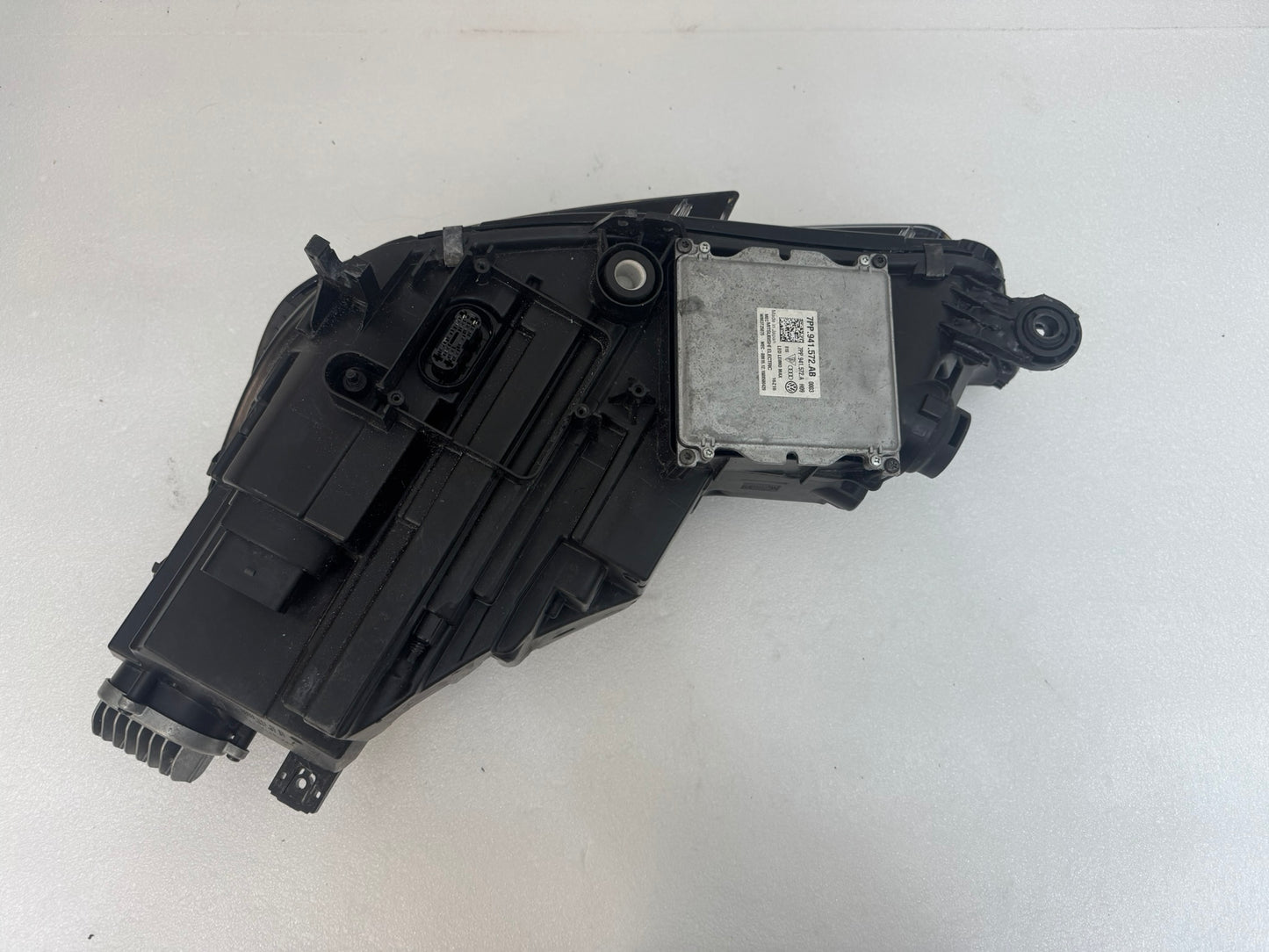 AUDI A4  8W0941034A