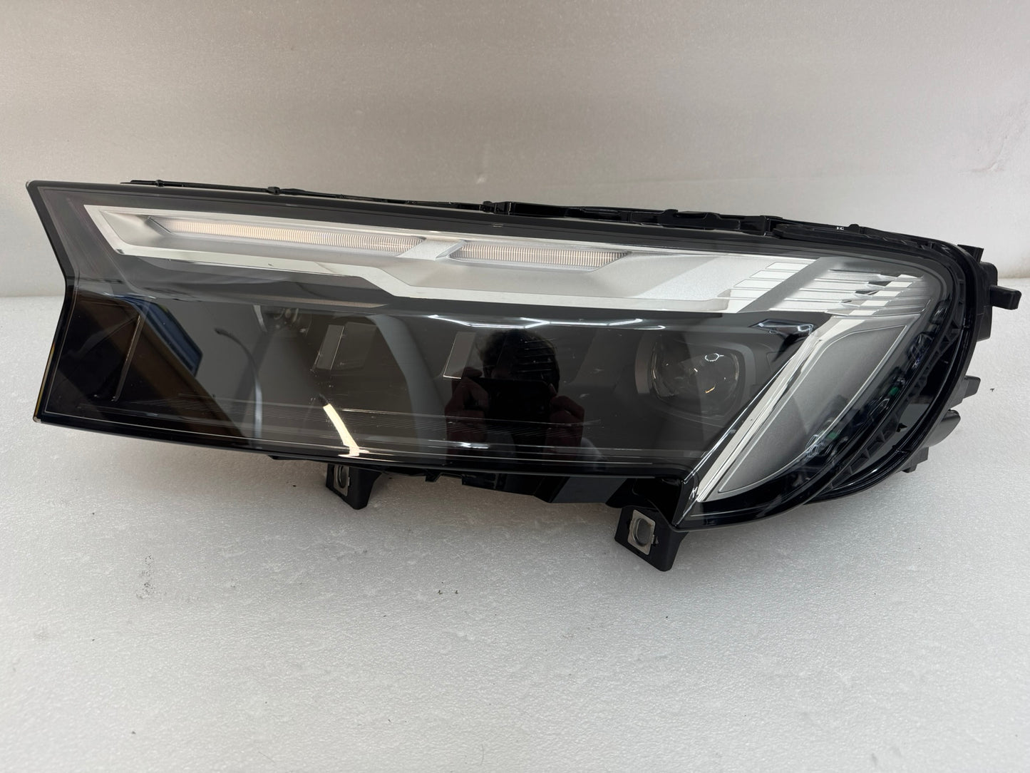 AUDI Q7	 4M0941011 E