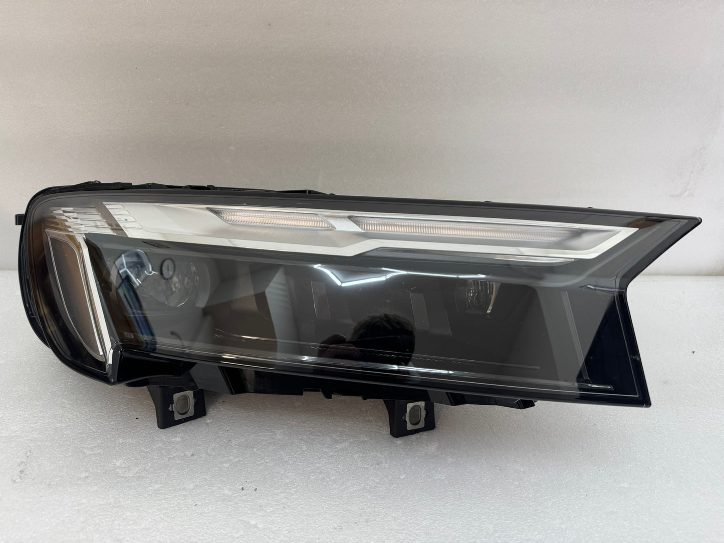 AUDI Q7	 4M0941012 E