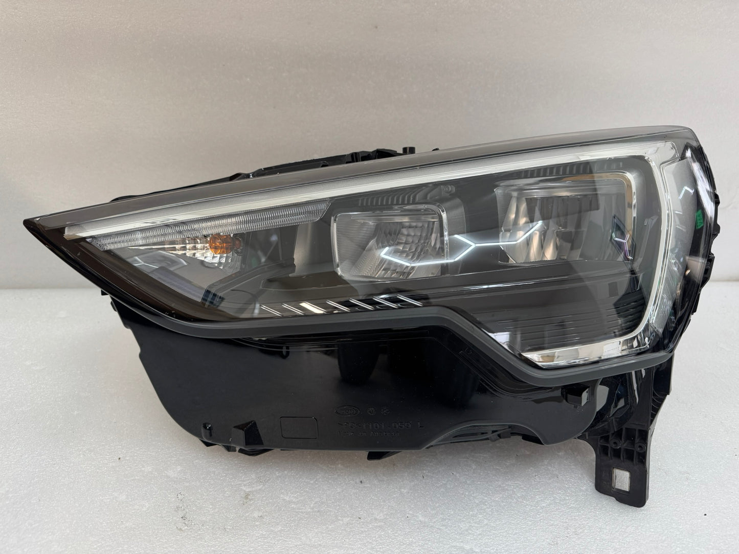 AUDI Q3	83A941011A 08S