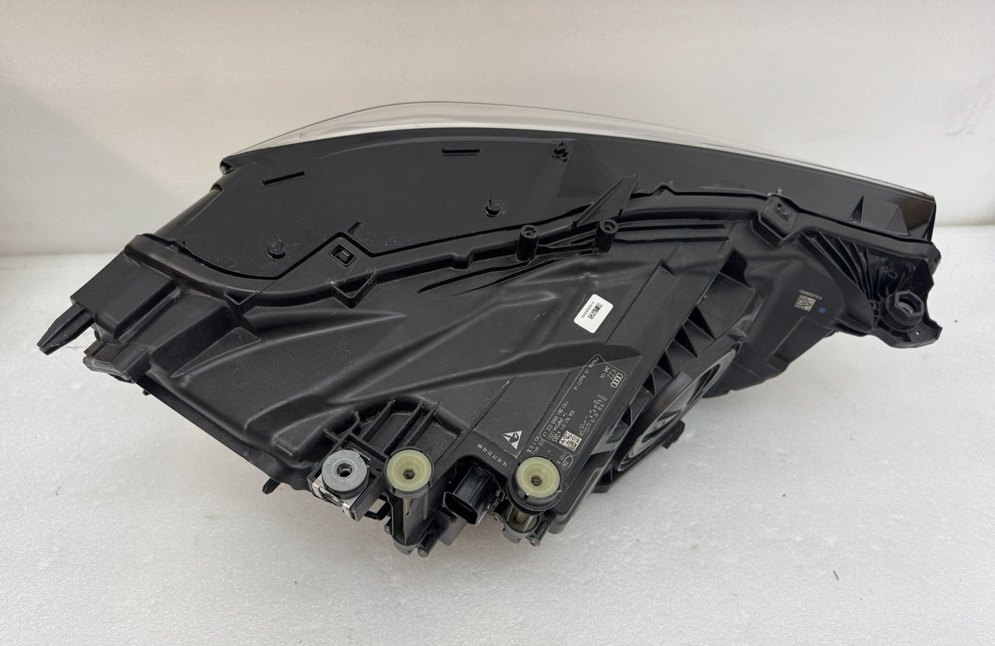 AUDI Q3	83A941011A 08S