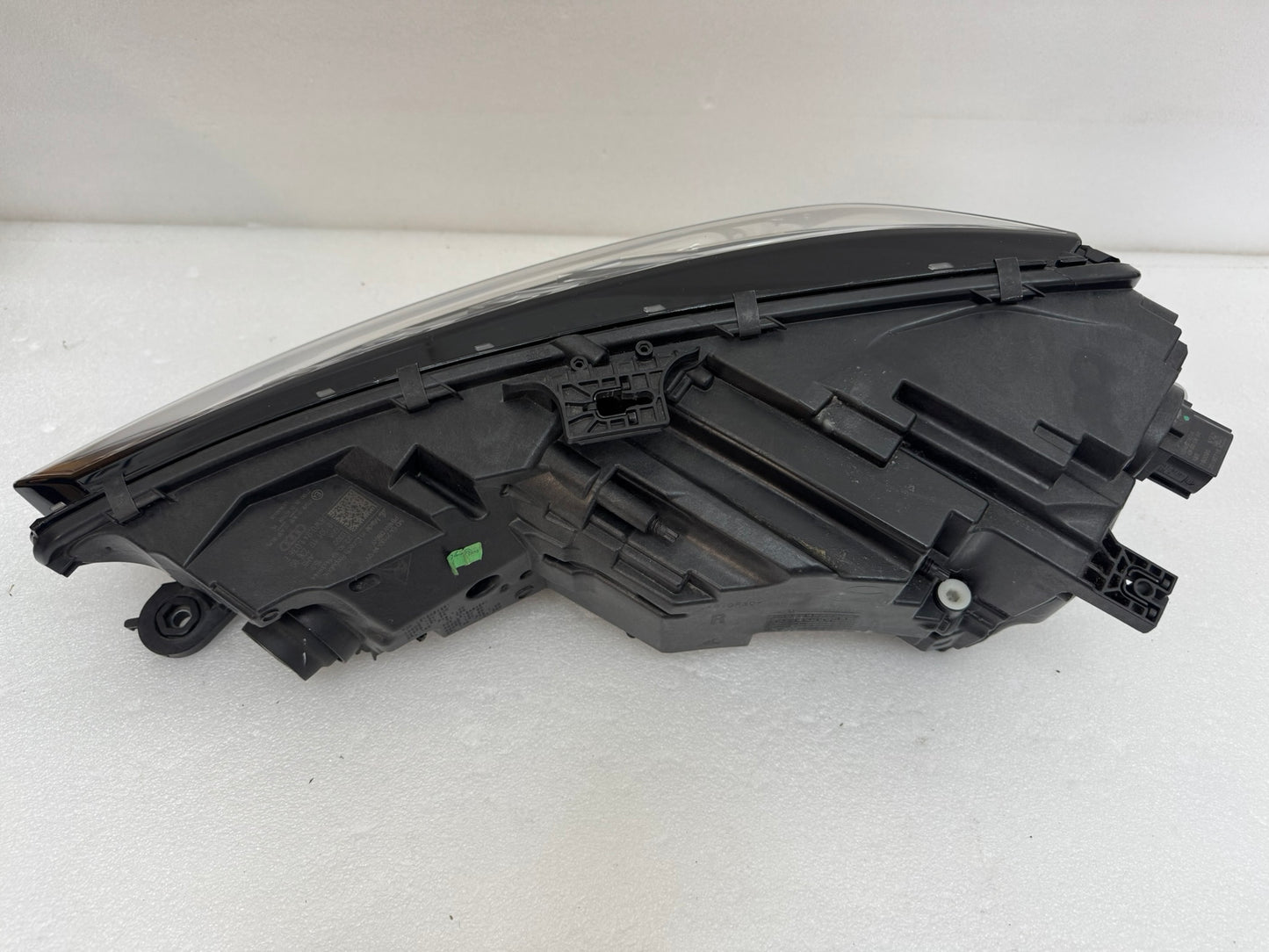 AUDI A4	8W0941036E