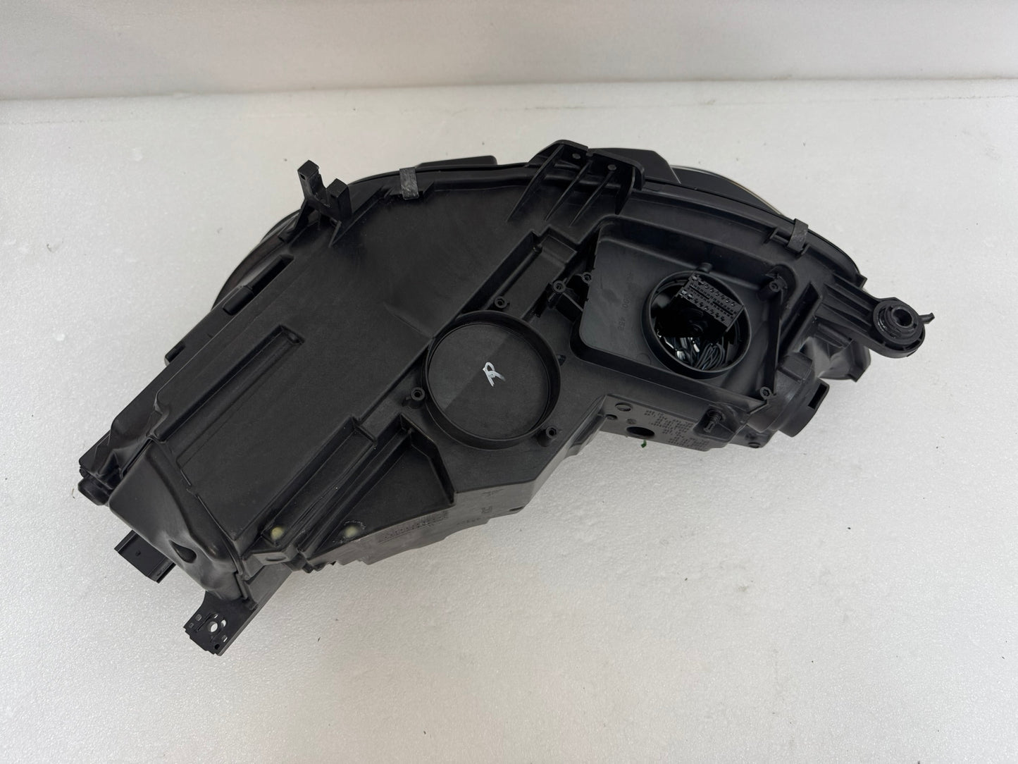 AUDI A4	8W0941036E